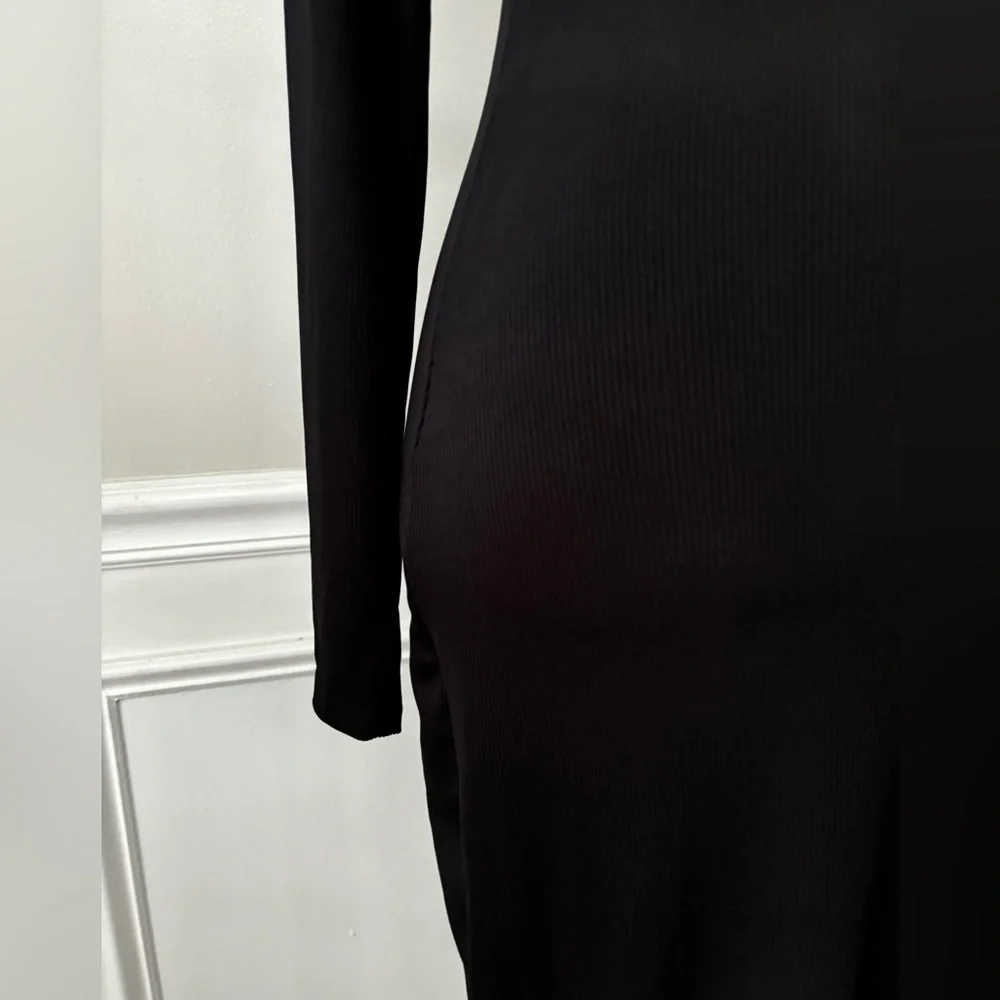 Women's Long Sleeve Crisscross Halter V-Neck Bodycon Split Midi Dress - Picture 5 of 11